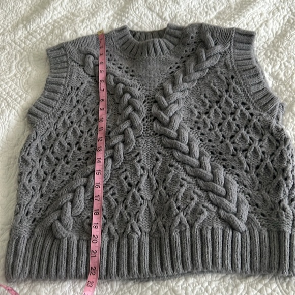 Zara Charcoal Gray Braided Cable Knit Sleeveless Crewneck Sweater Vest - Picture 4 of 8